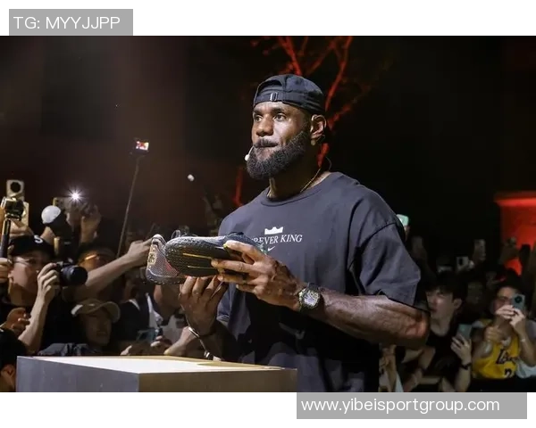 詹姆斯：成功背后的辛勤付出与凌晨三点的坚持不懈